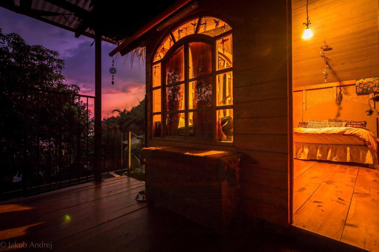 Lake Front Cabin At Los Elementos 산타크루즈 라 라구나 외부 사진
